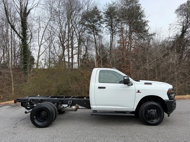 2026 Ram 3500 - Image 6 of 21