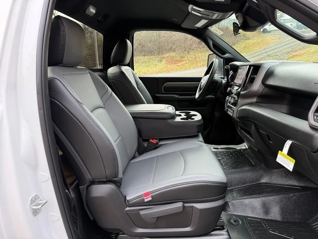 2026 Ram 3500 - Image 15 of 27