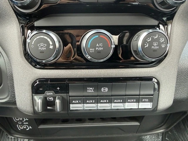 2026 Ram 3500 - Image 21 of 27