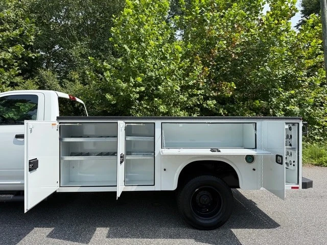 2026 Ram 3500 - Image 12 of 29