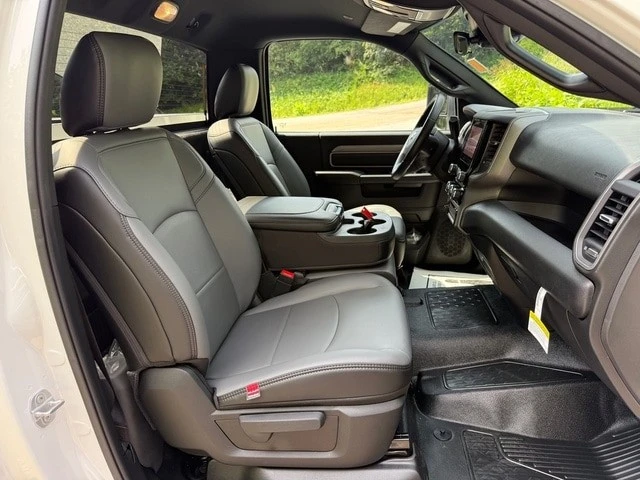 2026 Ram 3500 - Image 17 of 29