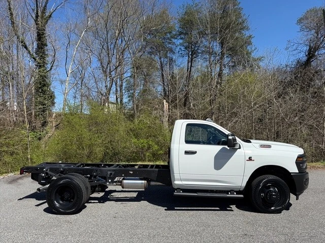 2026 Ram 3500 - Image 6 of 23