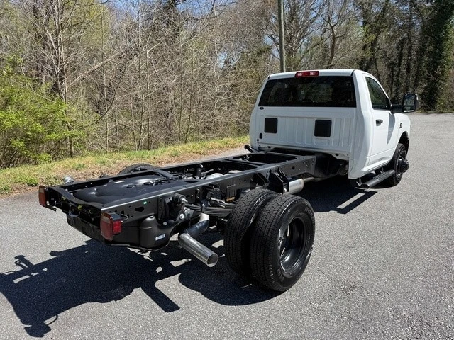 2026 Ram 3500 - Image 7 of 23