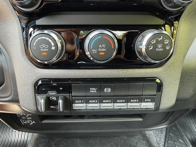 2026 Ram 3500 - Image 24 of 29