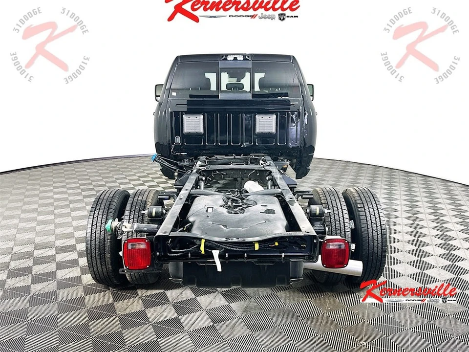 2026 Ram 3500 - Image 15 of 20