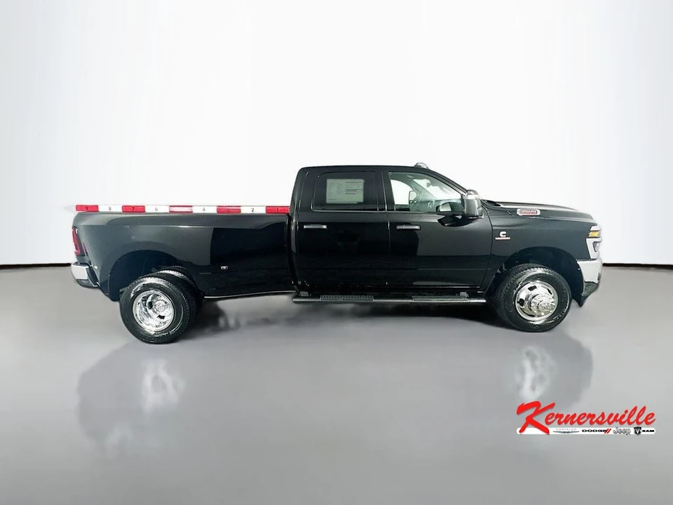 2026 Ram 3500 - Image 8 of 12