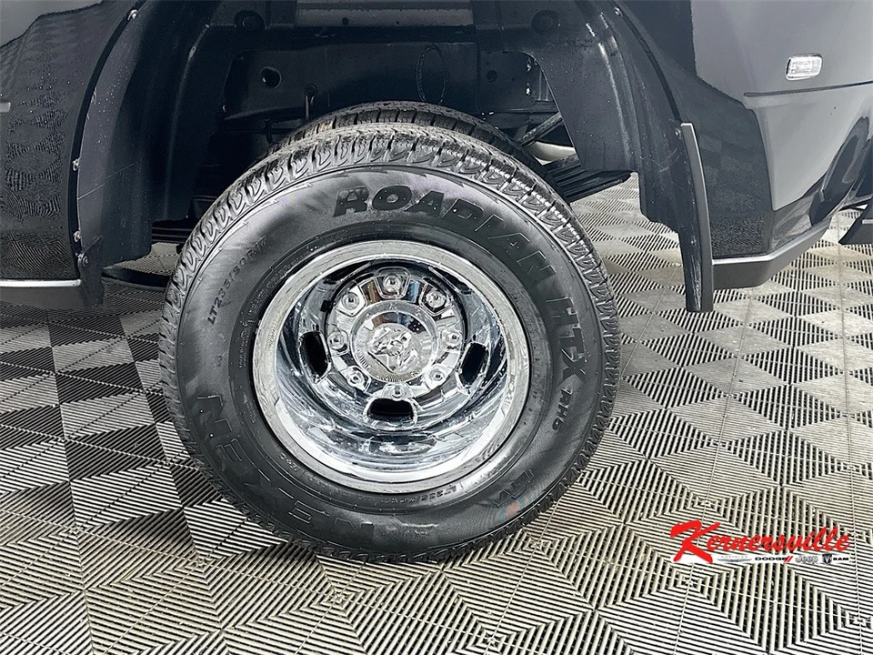 2026 Ram 3500 - Image 17 of 21