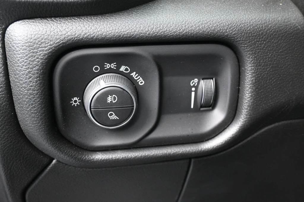 2026 Ram 3500 - Image 15 of 31