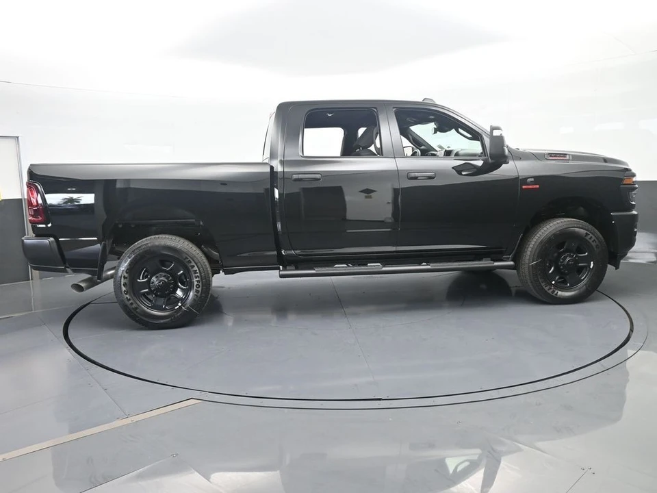 2026 Ram 3500 - Image 7 of 31