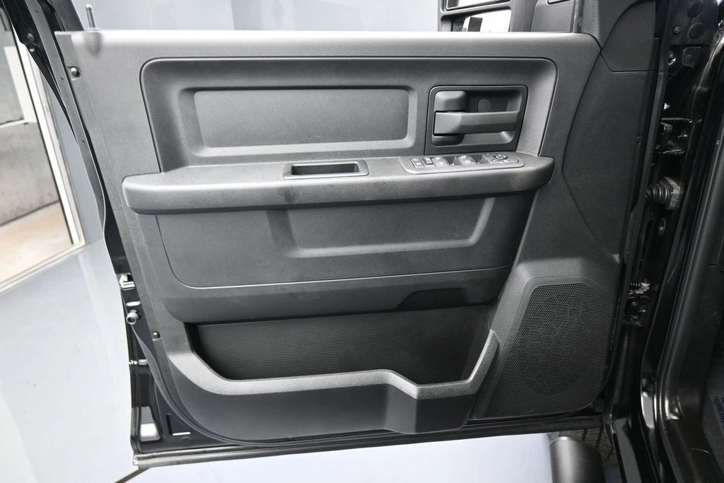2026 Ram 3500 - Image 12 of 31