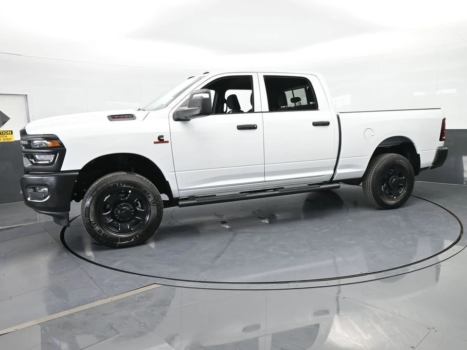 2026 Ram - Image 2 of 31