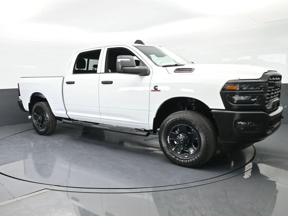 2026 Ram 3500 - Image 8 of 31