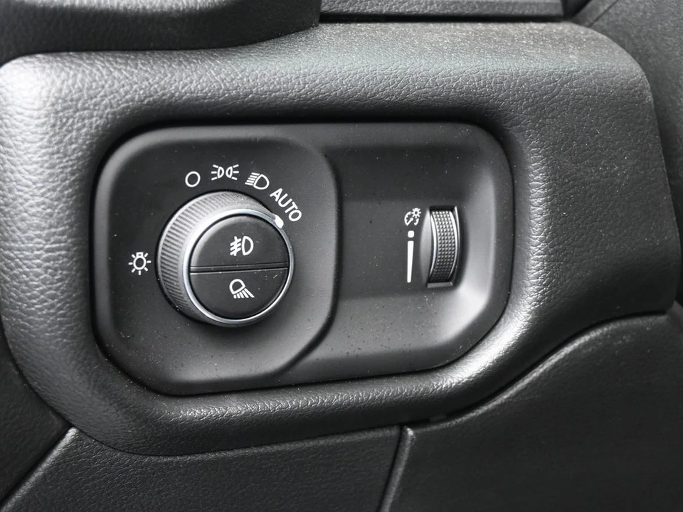 2026 Ram 3500 - Image 14 of 31