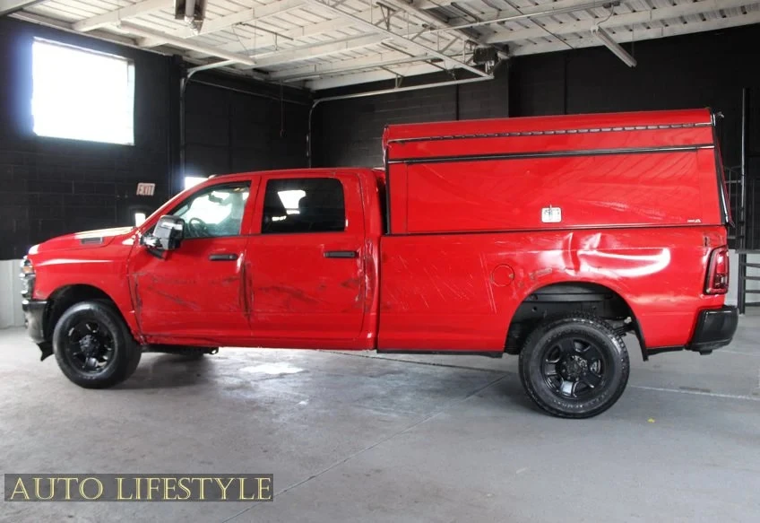 2026 Ram 3500 - Image 12 of 31