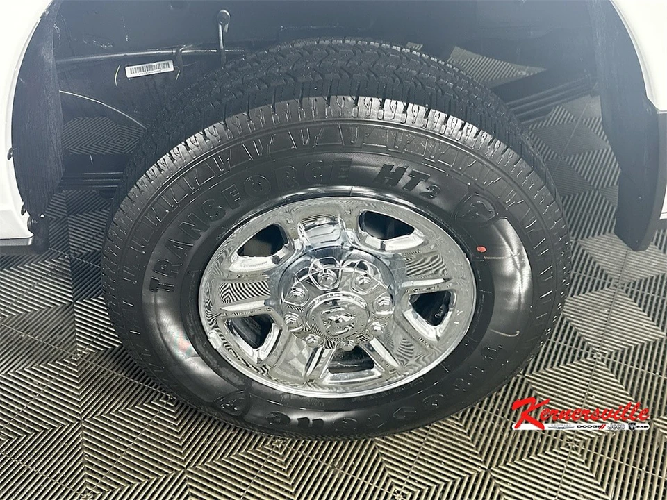 2026 Ram 3500 - Image 16 of 20