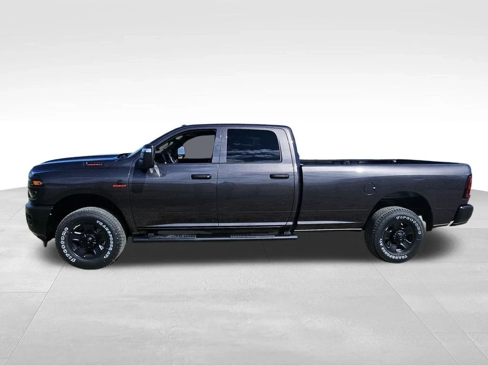 2026 Ram 3500 - Image 16 of 21