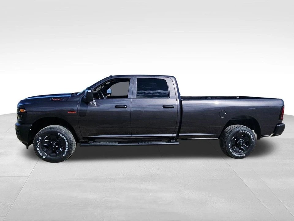 2026 Ram 3500 - Image 16 of 21