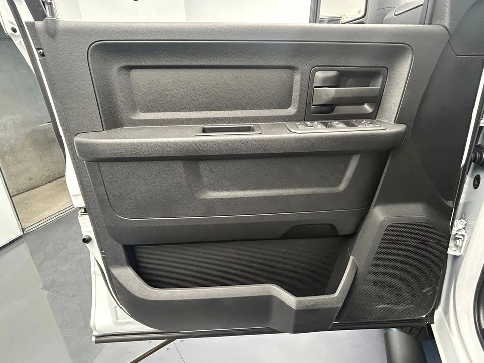 2026 Ram 3500 - Image 16 of 31