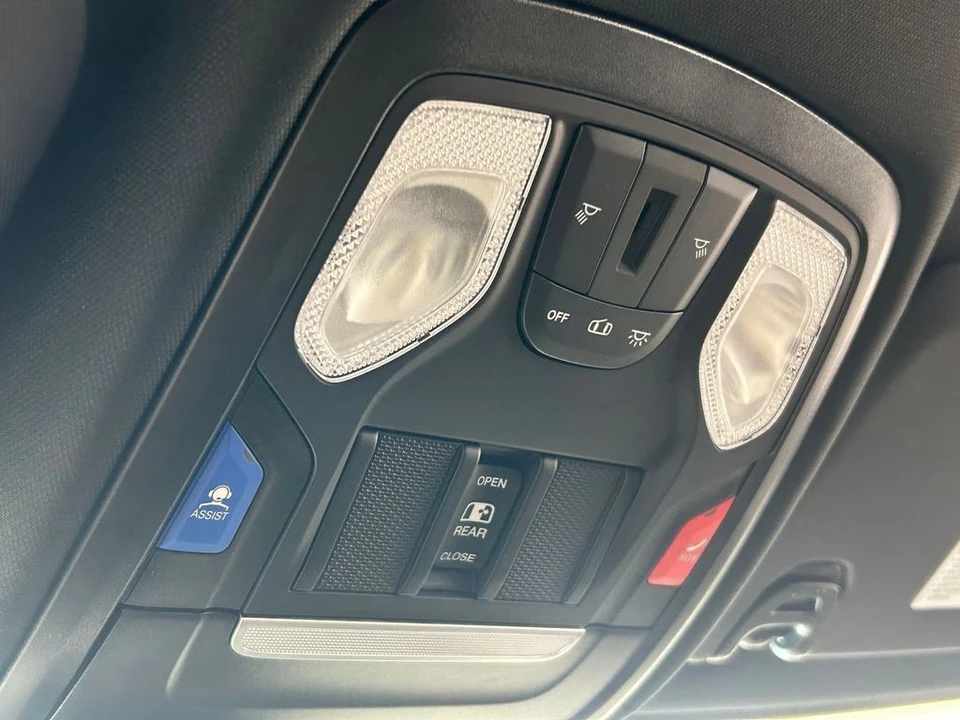 2026 Ram 3500 - Image 23 of 31