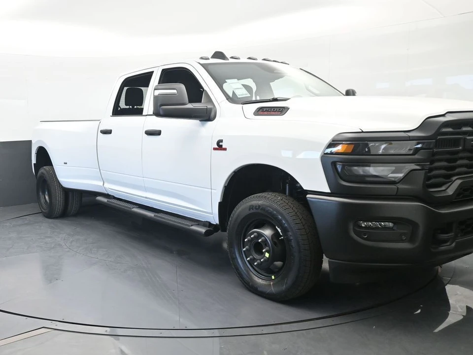 2026 Ram 3500 - Image 9 of 31
