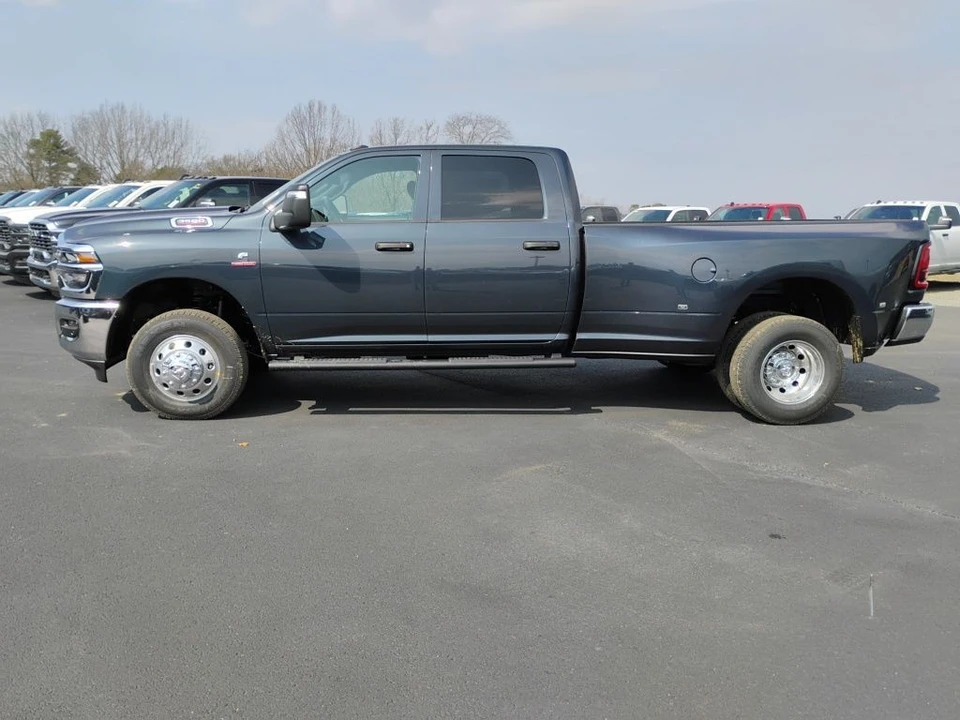 2026 Ram 3500 - Image 8 of 12