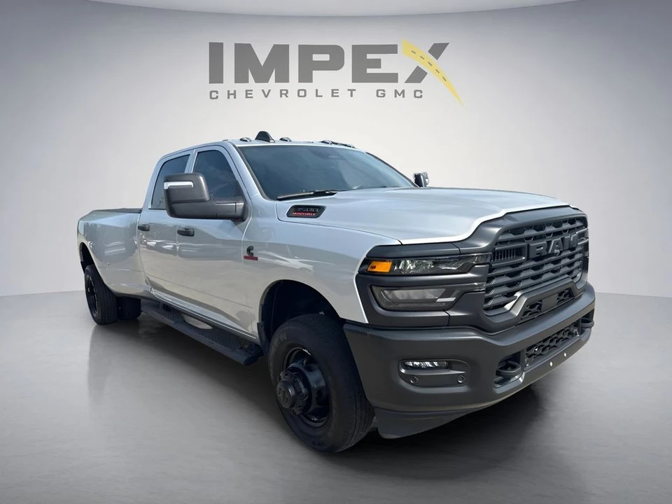 2026 Ram 3500 - Image 7 of 31