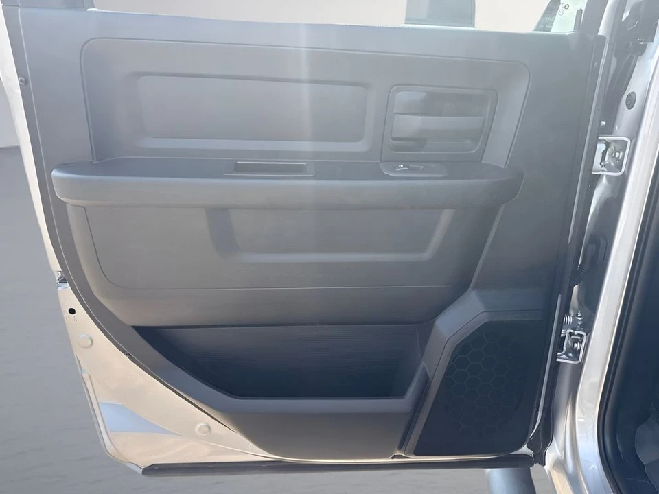 2026 Ram 3500 - Image 25 of 31