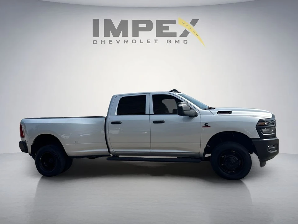 2026 Ram 3500 - Image 6 of 31