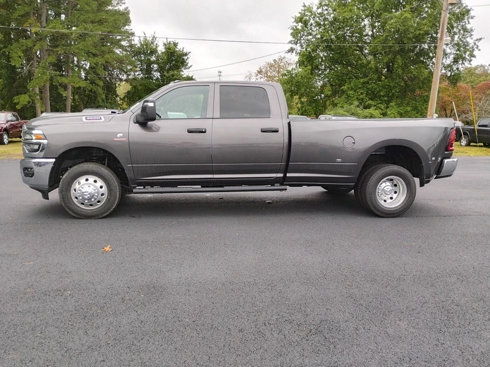 2026 Ram 3500 - Image 8 of 12