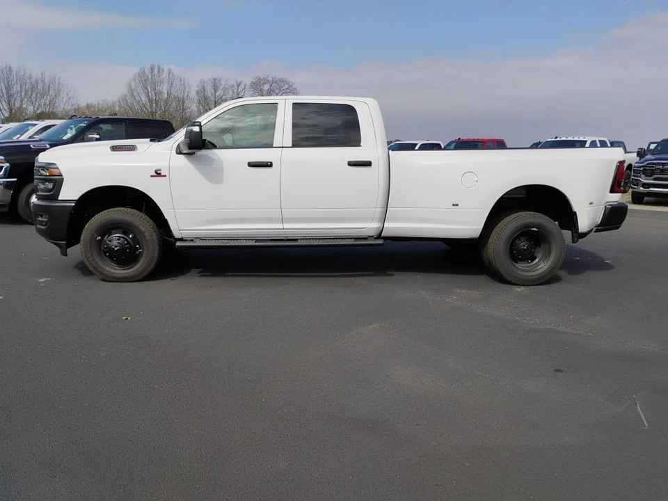2026 Ram 3500 - Image 8 of 12