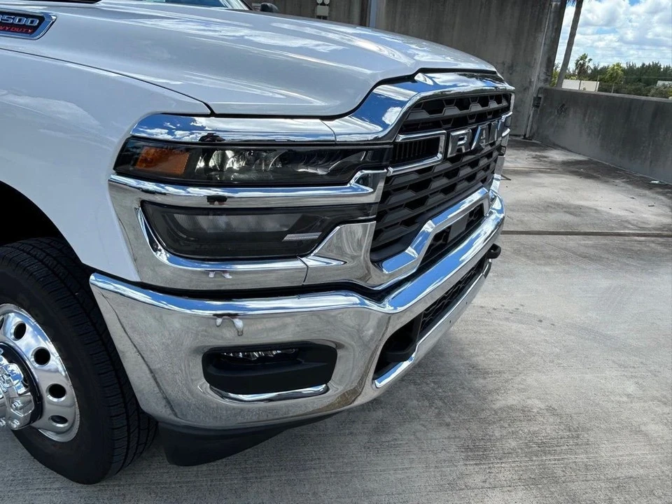 2026 Ram 3500 - Image 17 of 21