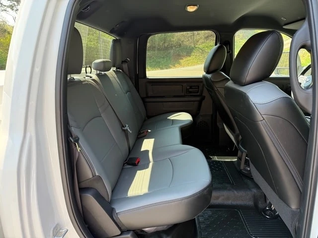 2026 Ram 3500 - Image 18 of 28