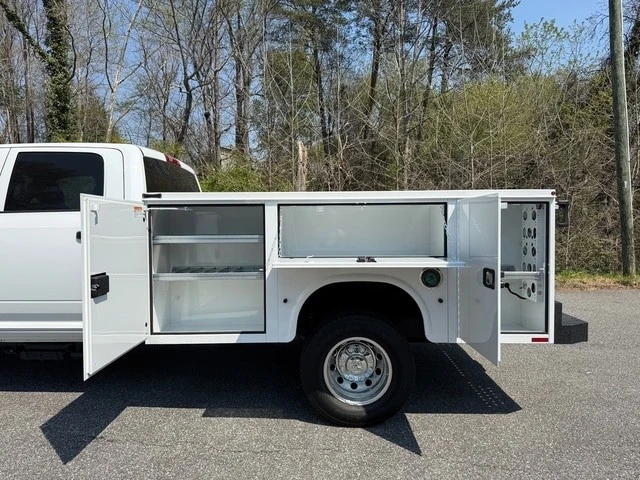 2026 Ram 3500 - Image 12 of 21