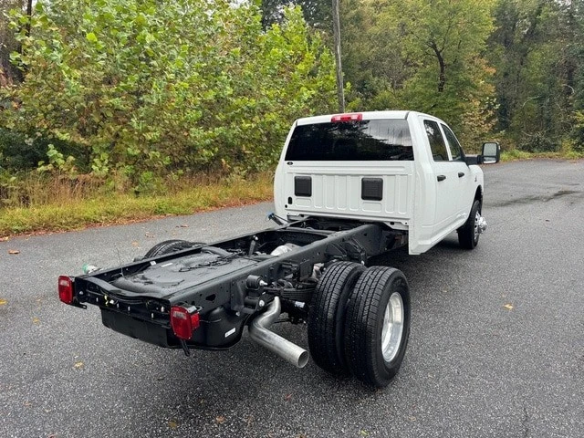 2026 Ram 3500 - Image 7 of 21