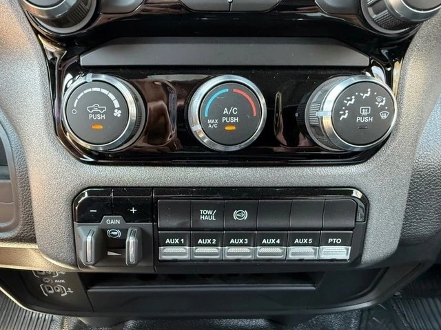 2026 Ram 3500 - Image 25 of 28