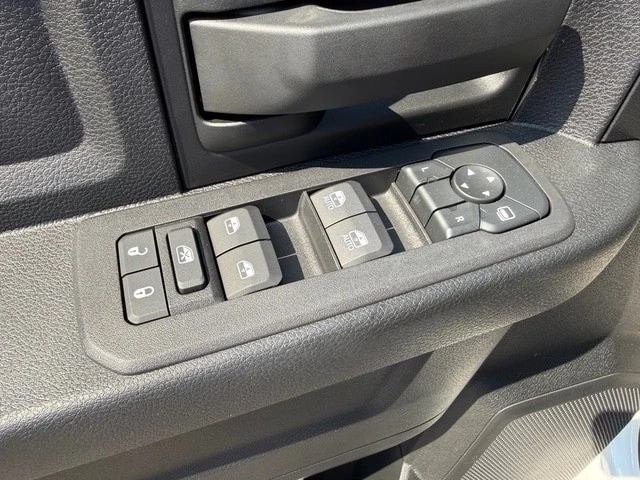 2026 Ram 3500 - Image 16 of 28