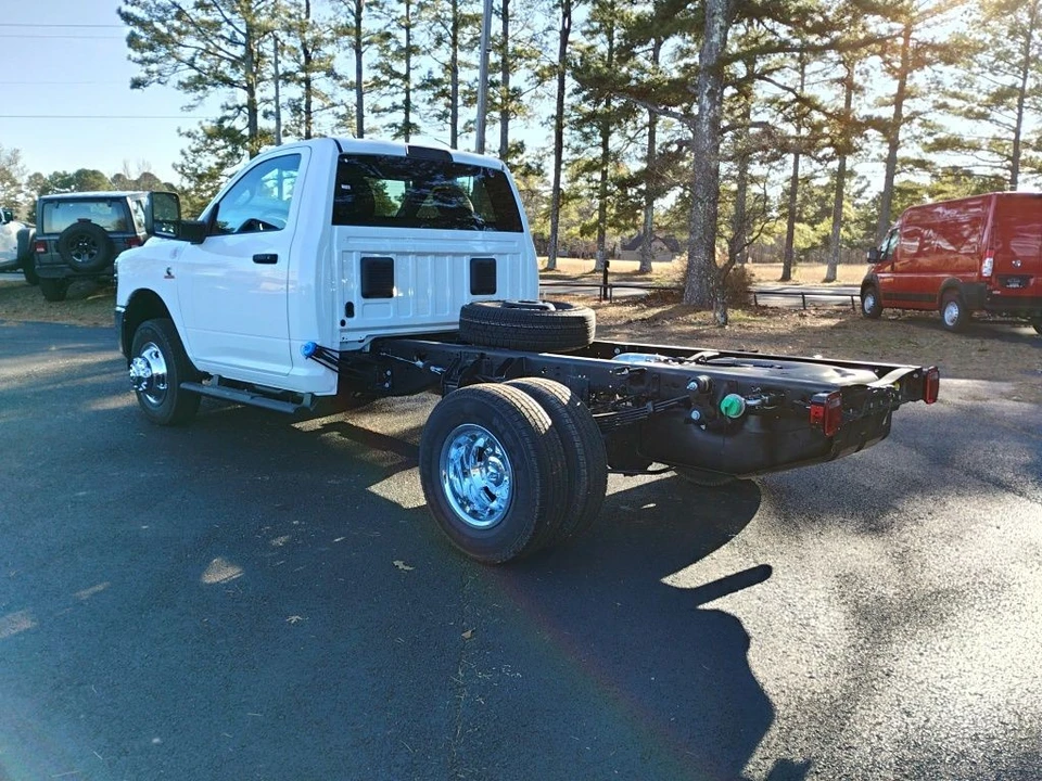2026 Ram 3500 - Image 7 of 12