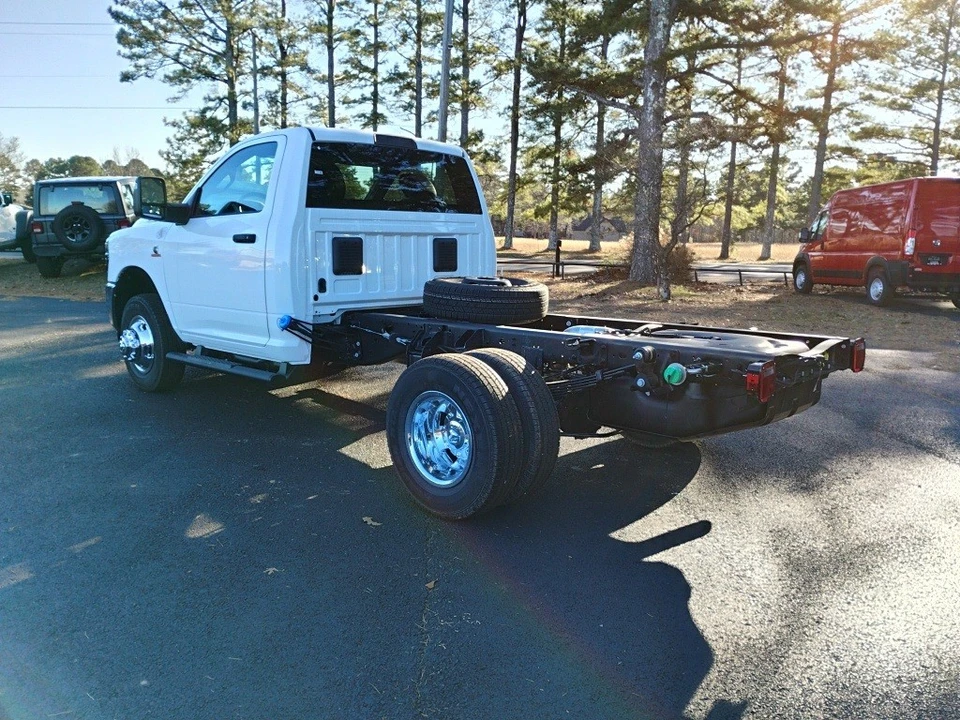 2026 Ram 3500 - Image 7 of 12