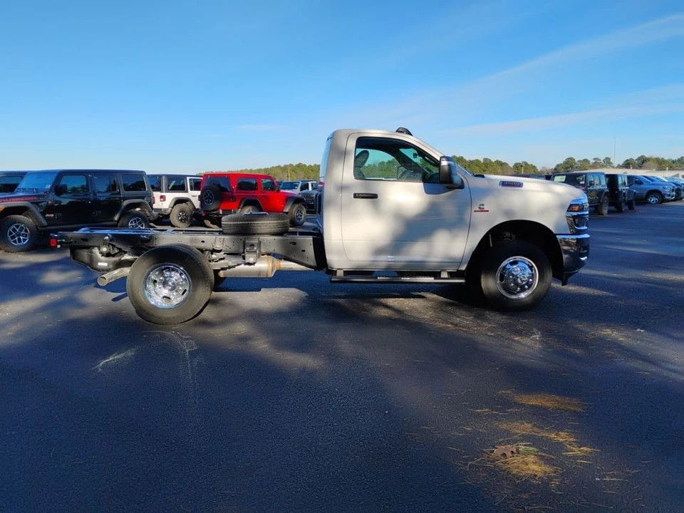 2026 Ram 3500 - Image 4 of 12