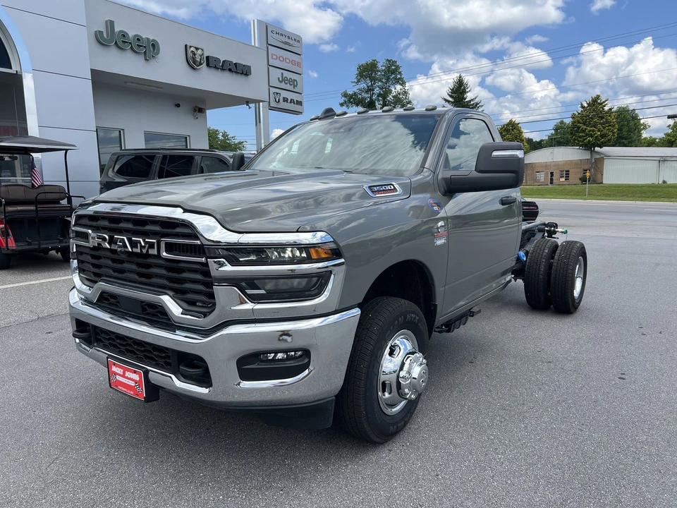 2026 Ram 3500 - Image 6 of 27