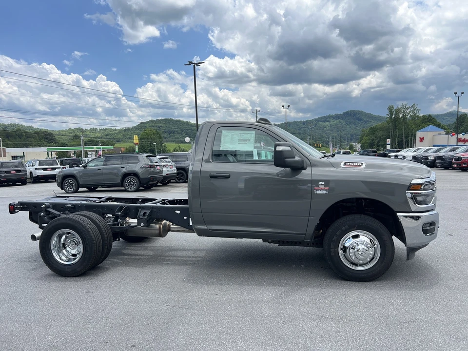 2026 Ram 3500 - Image 4 of 27