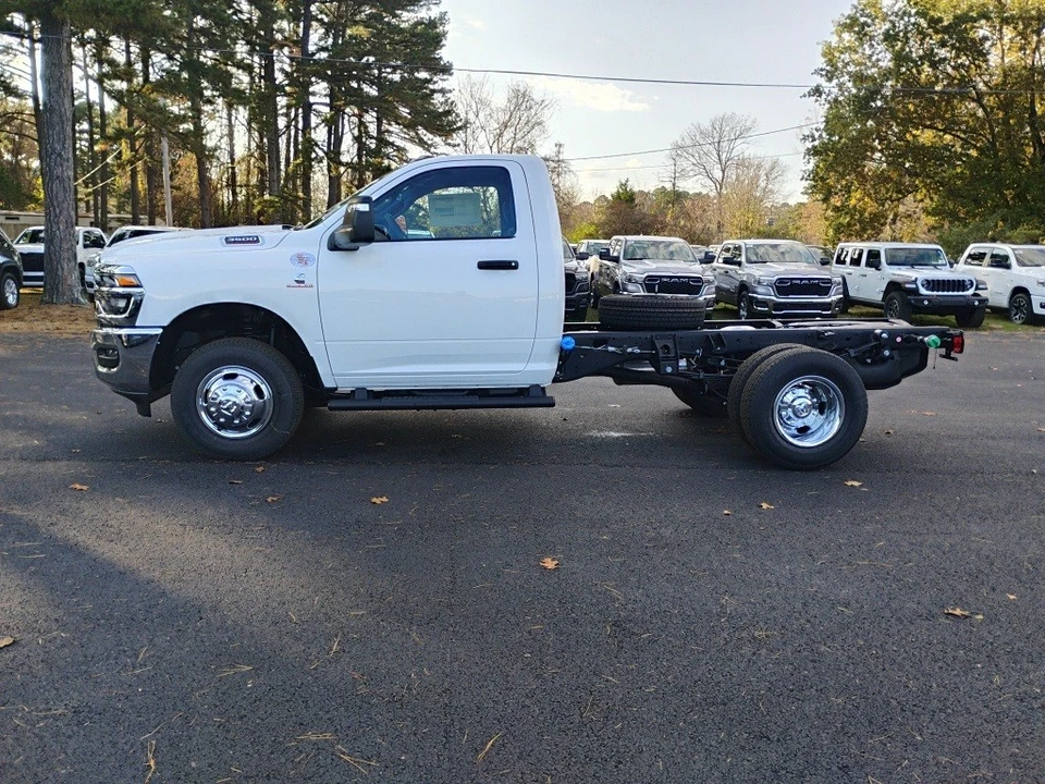 2026 Ram 3500 - Image 8 of 12