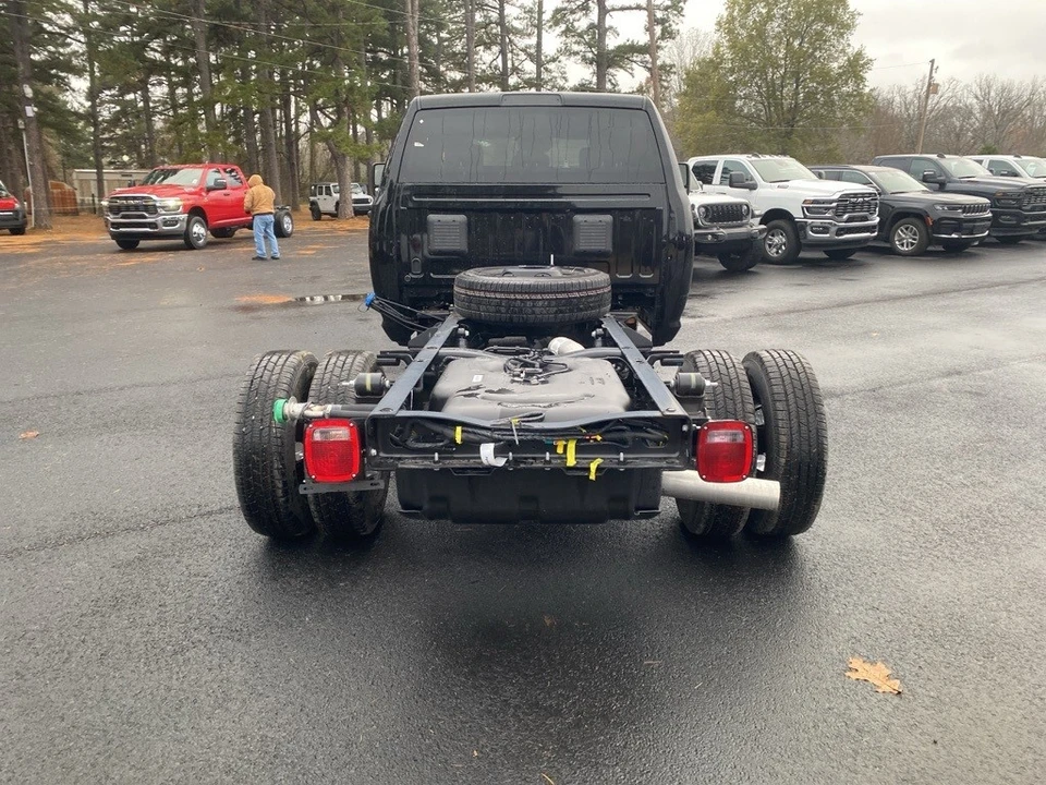 2026 Ram 3500 - Image 6 of 12