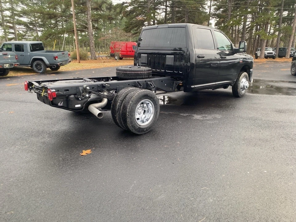 2026 Ram 3500 - Image 5 of 12