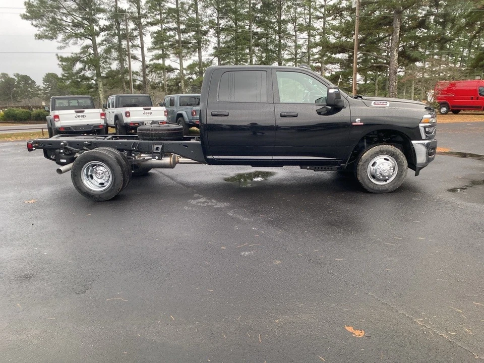2026 Ram 3500 - Image 4 of 12