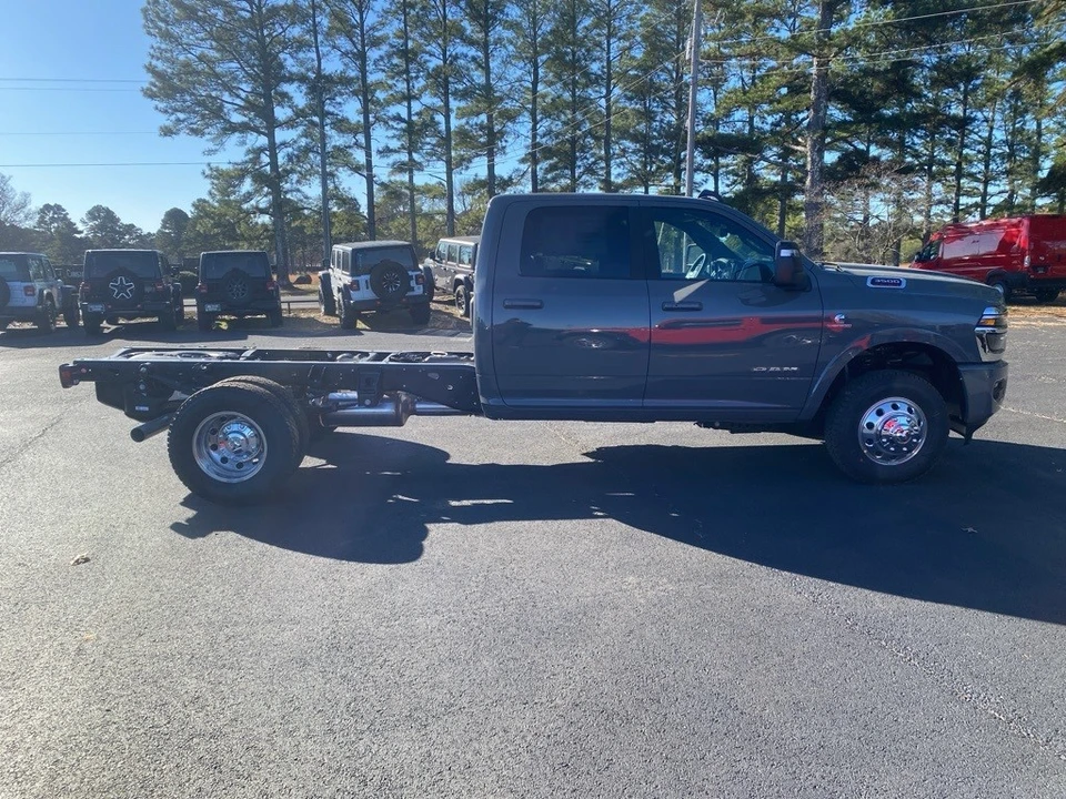 2026 Ram 3500 - Image 4 of 12