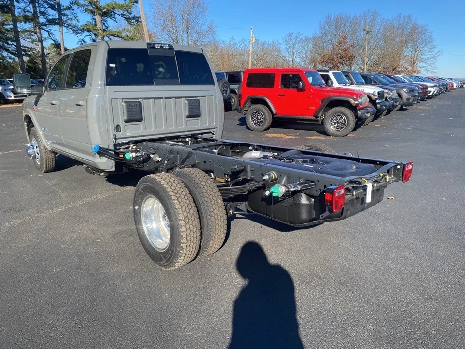 2026 Ram 3500 - Image 7 of 12