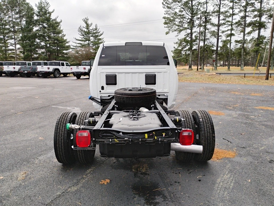 2026 Ram 3500 - Image 6 of 12