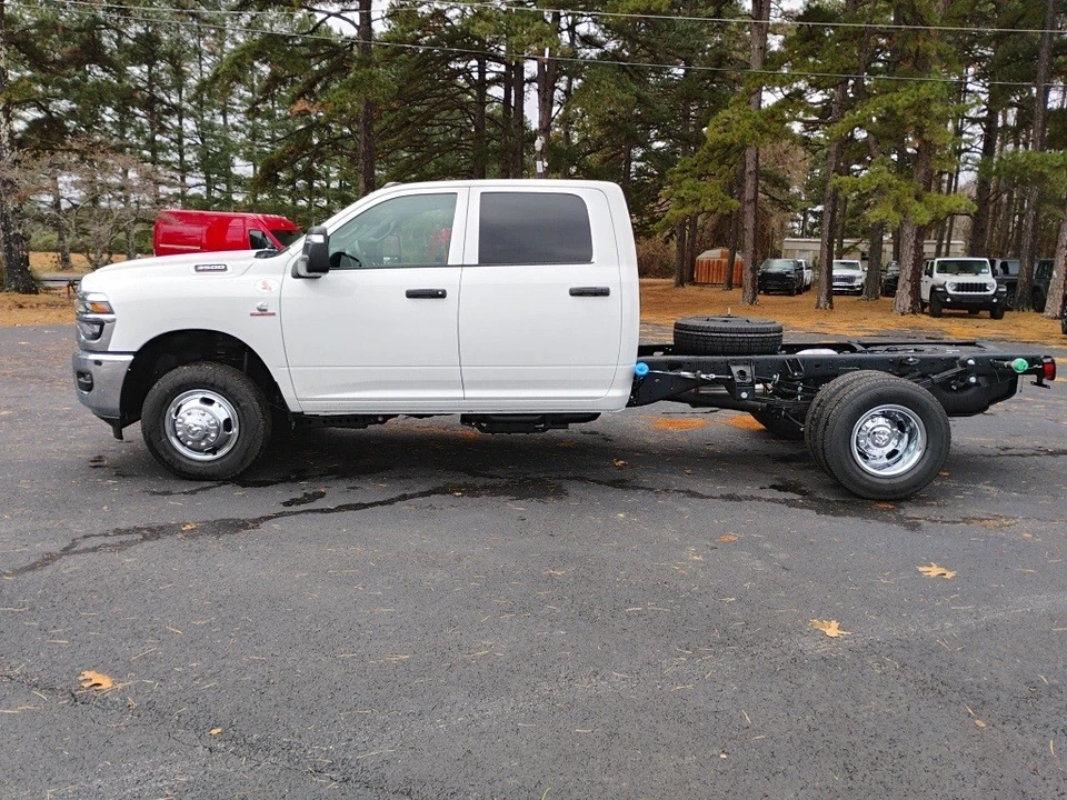2026 Ram 3500 - Image 8 of 12