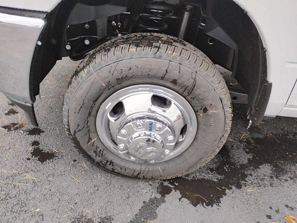 2026 Ram 3500 - Image 9 of 12